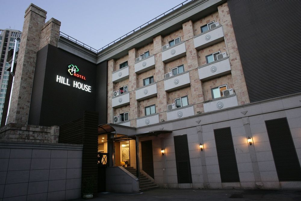 undefined Hill house Hotel 6