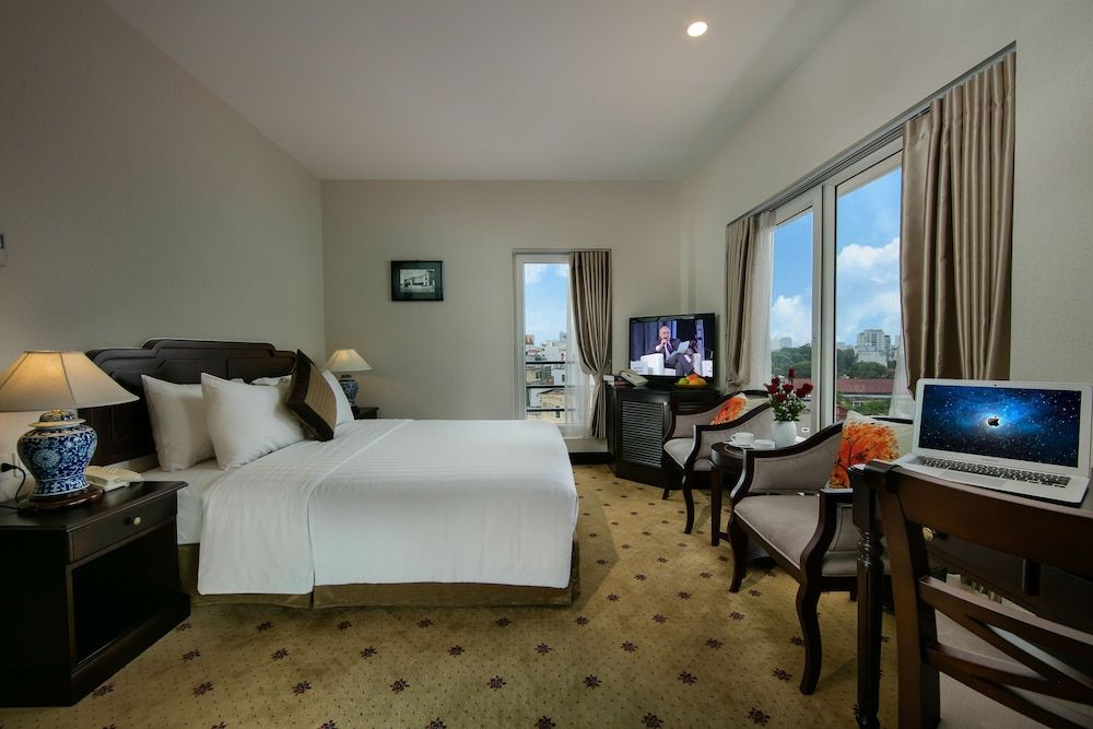 Zephyr Suites Boutique Hotel Premium Deluxe Double or Twin 2