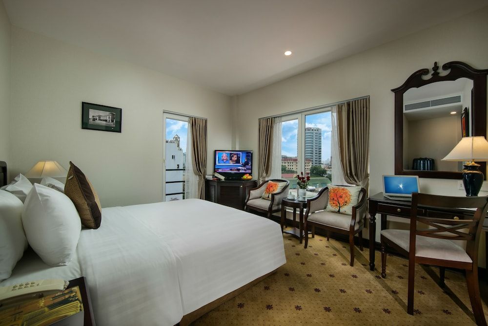 Zephyr Suites Boutique Hotel Premium Deluxe Double or Twin 4