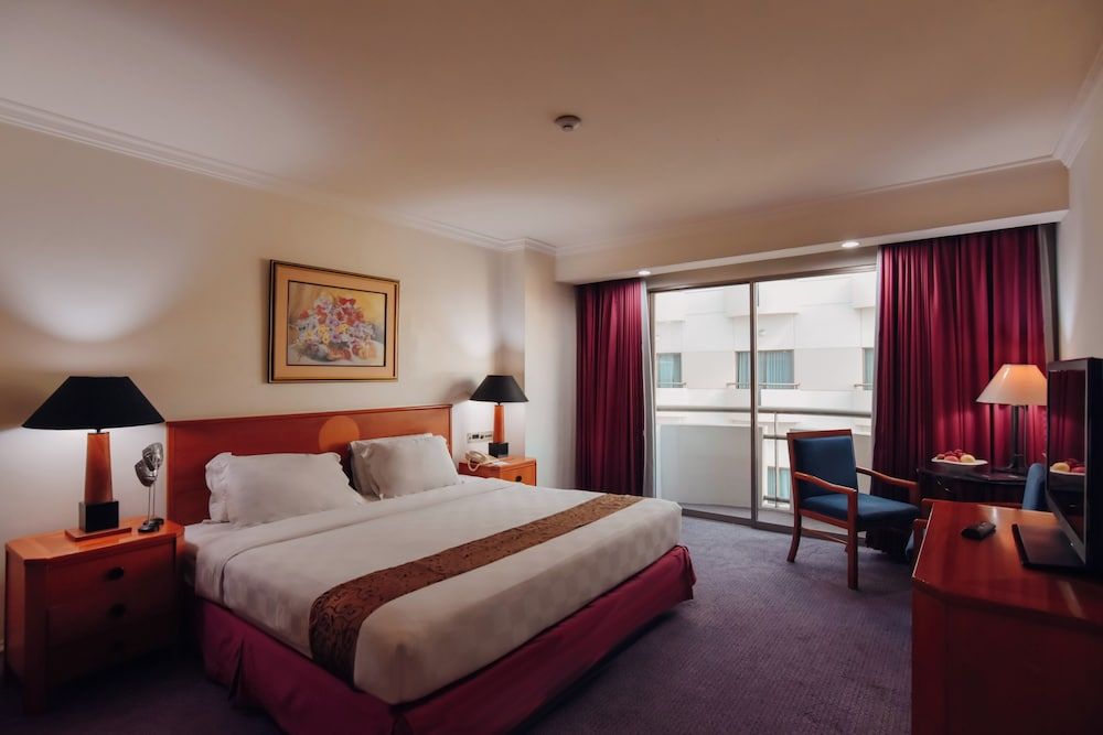 Business Suite Historical King