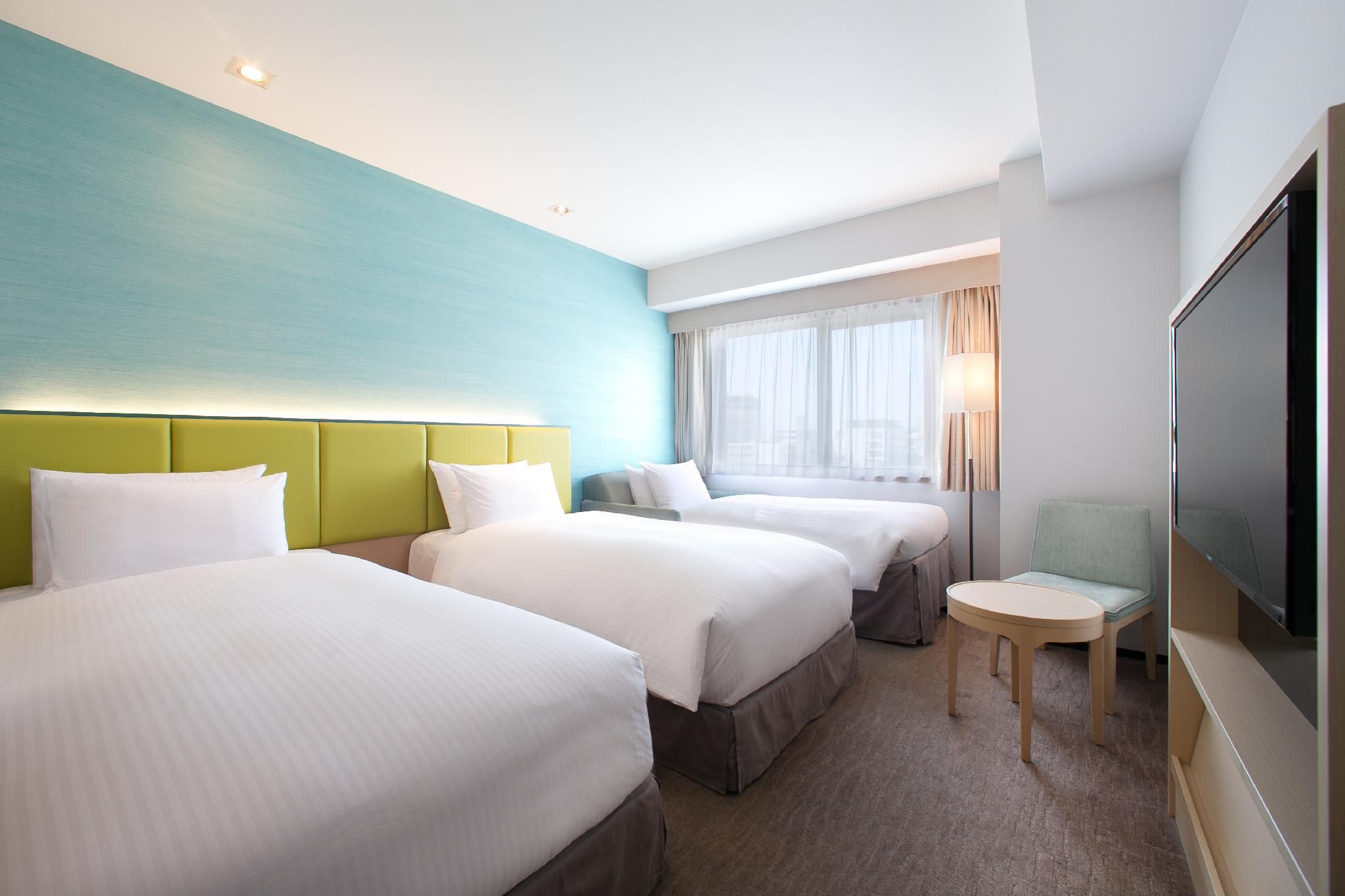 2 Single Beds Premium with Extra Bed