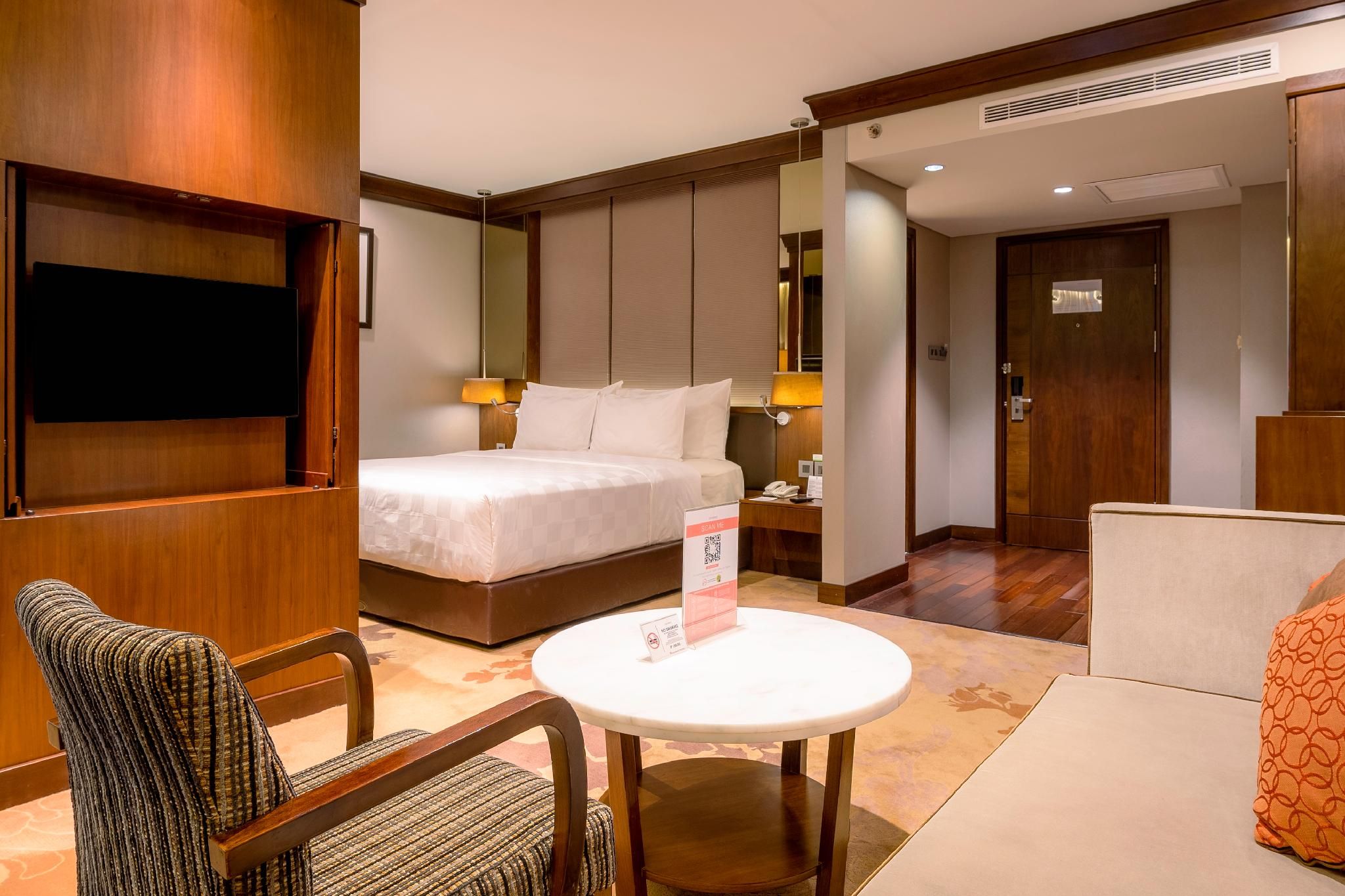 Swiss-Belhotel Borneo Banjarmasin Executive Pool View 2