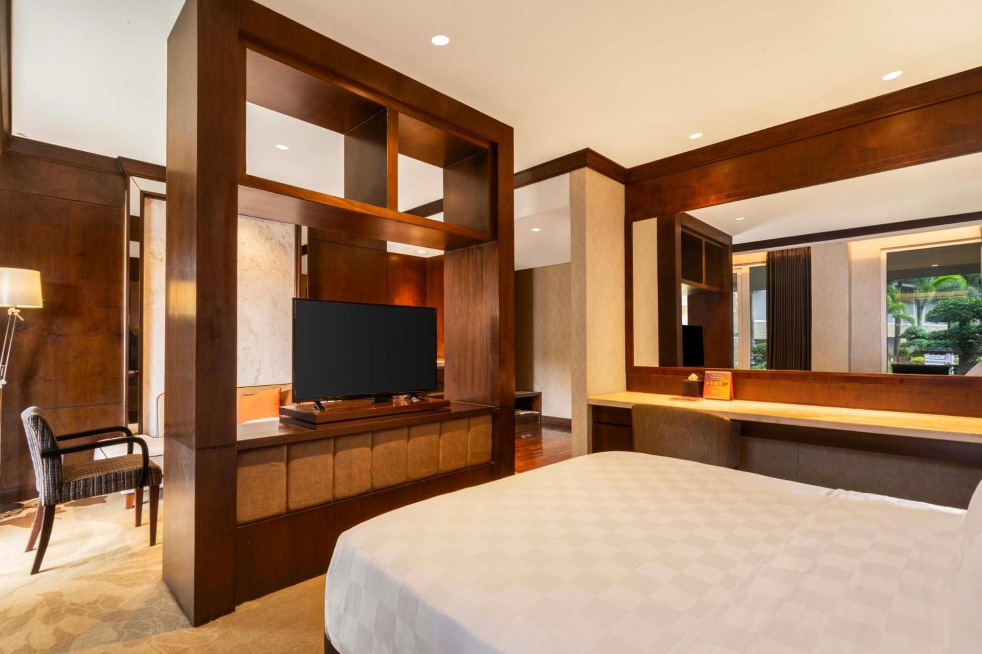 Executive Pool Terrace