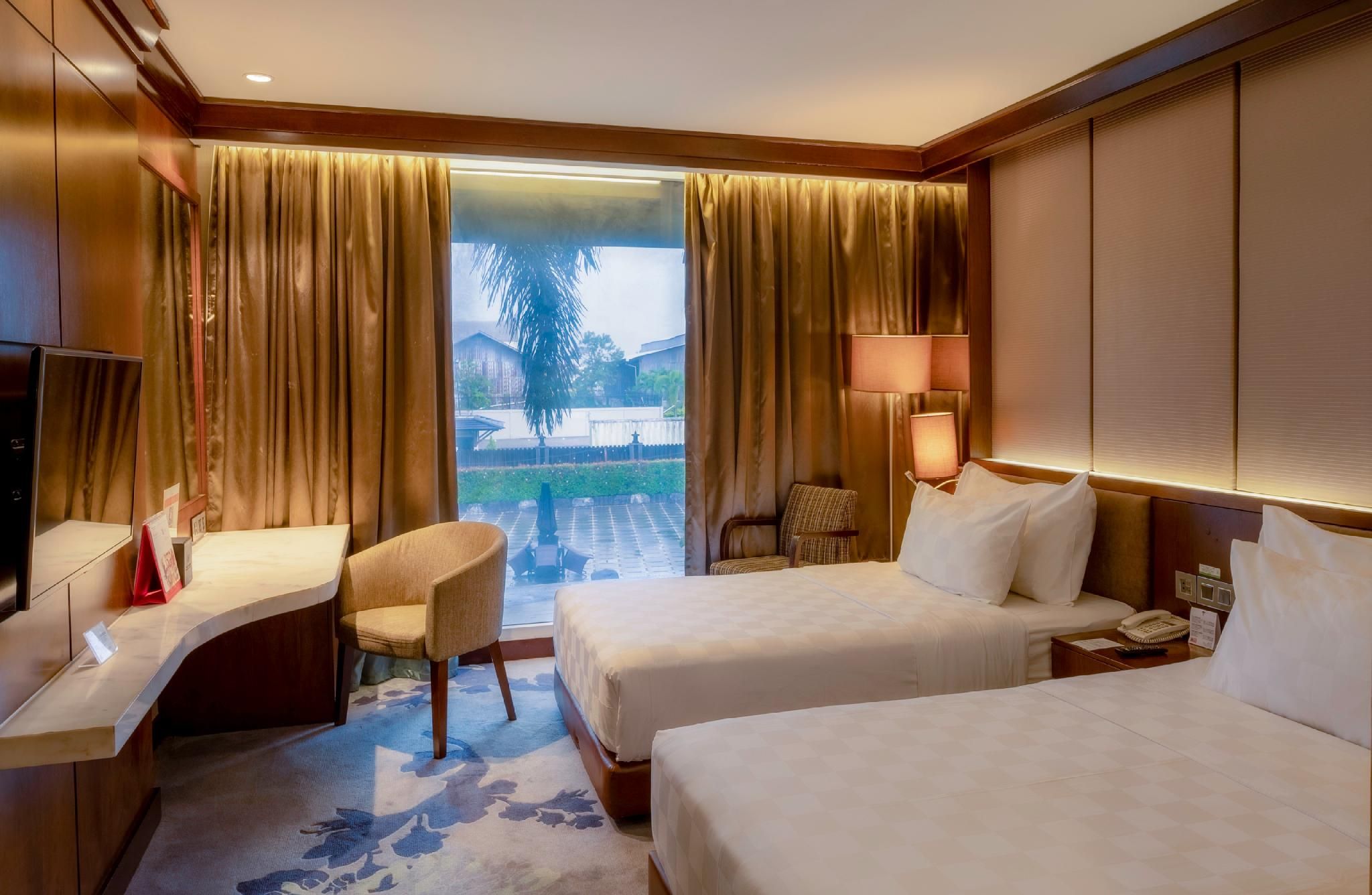 Deluxe Twin Pool View, Guest room, 2 Twin/Single Bed(s)