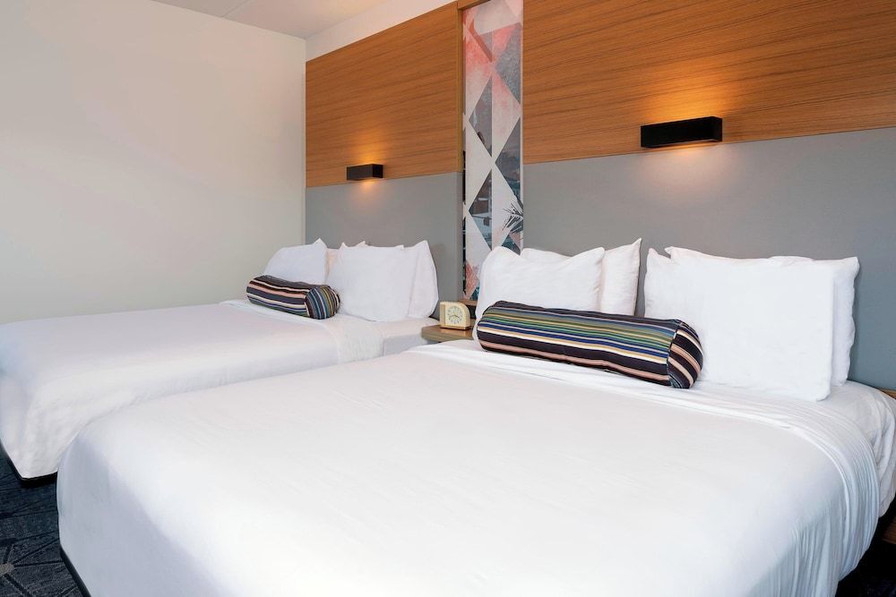 Room, 2 Queen Beds, Non Smoking (Mobility/Hearing Accessible, Tub)