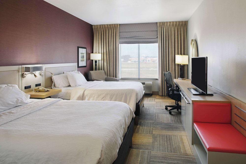 Room, 2 Queen Beds, Accessible, Bathtub (Mobility & Hearing)
