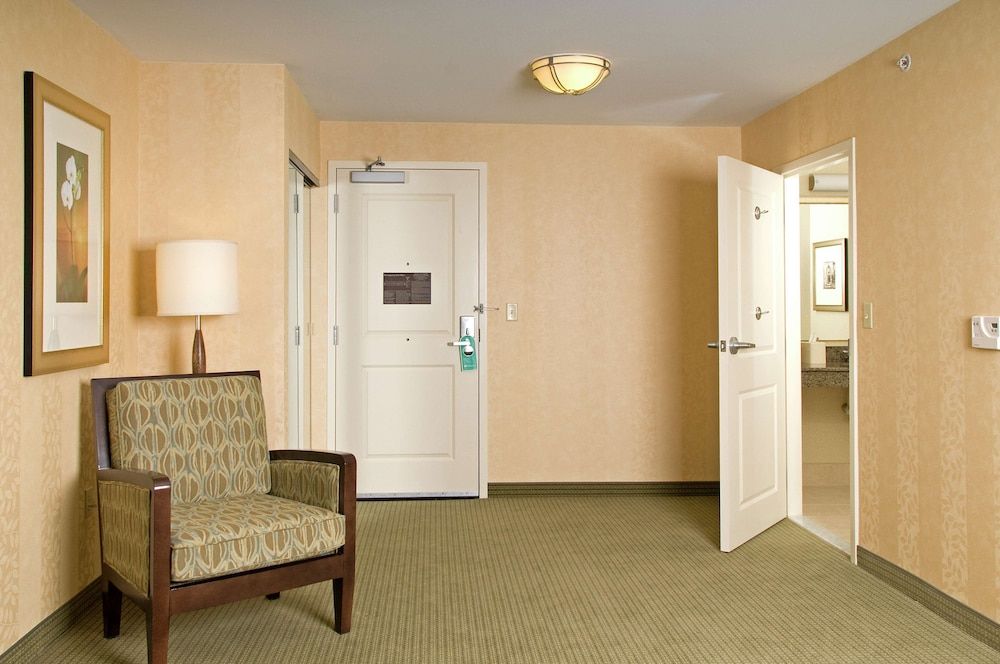 Room, 1 King Bed, Accessible (Roll-In Shower)