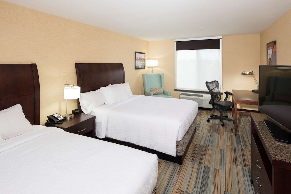 Room, 2 Queen Beds, Non Smoking (Drinks & Snacks)