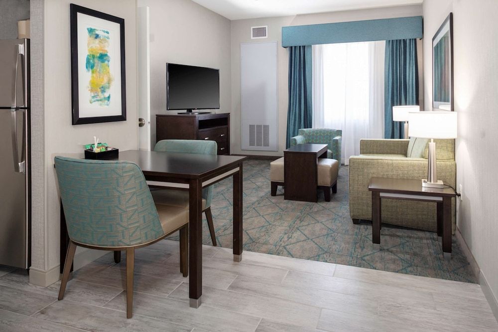 undefined Homewood Suites by Hilton Phoenix Airport South 2