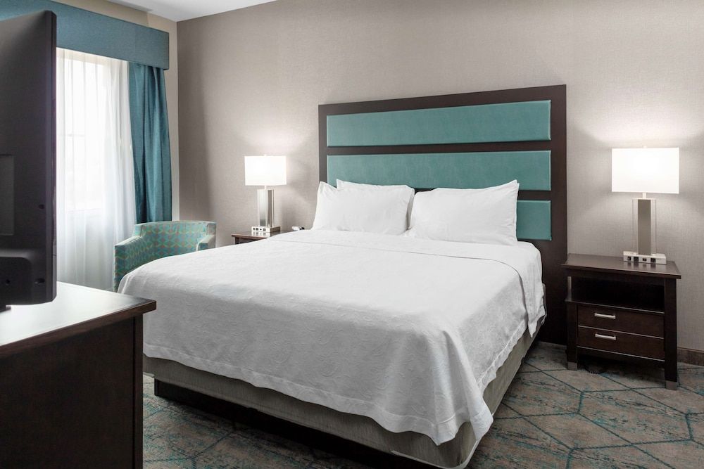 undefined Homewood Suites by Hilton Phoenix Airport South 8