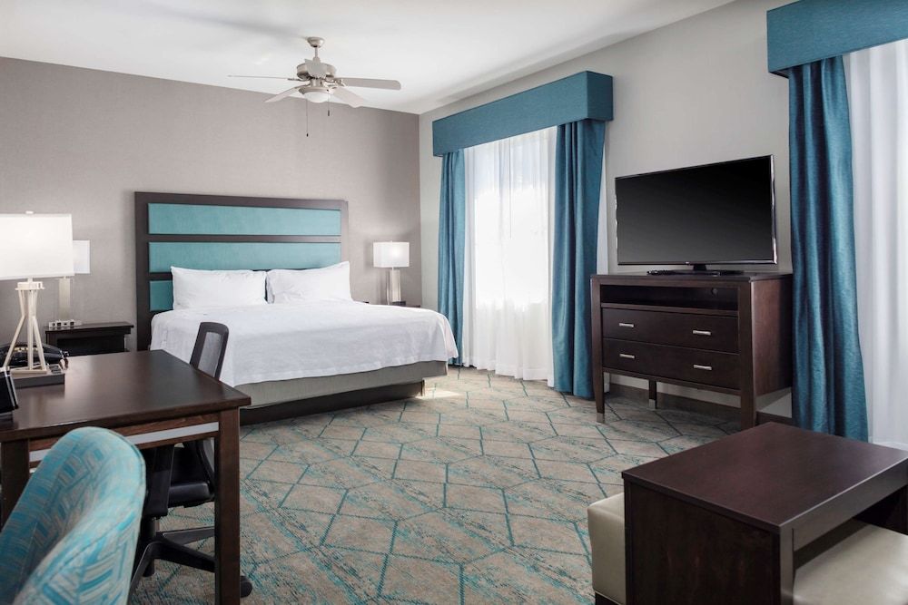 undefined Homewood Suites by Hilton Phoenix Airport South 3