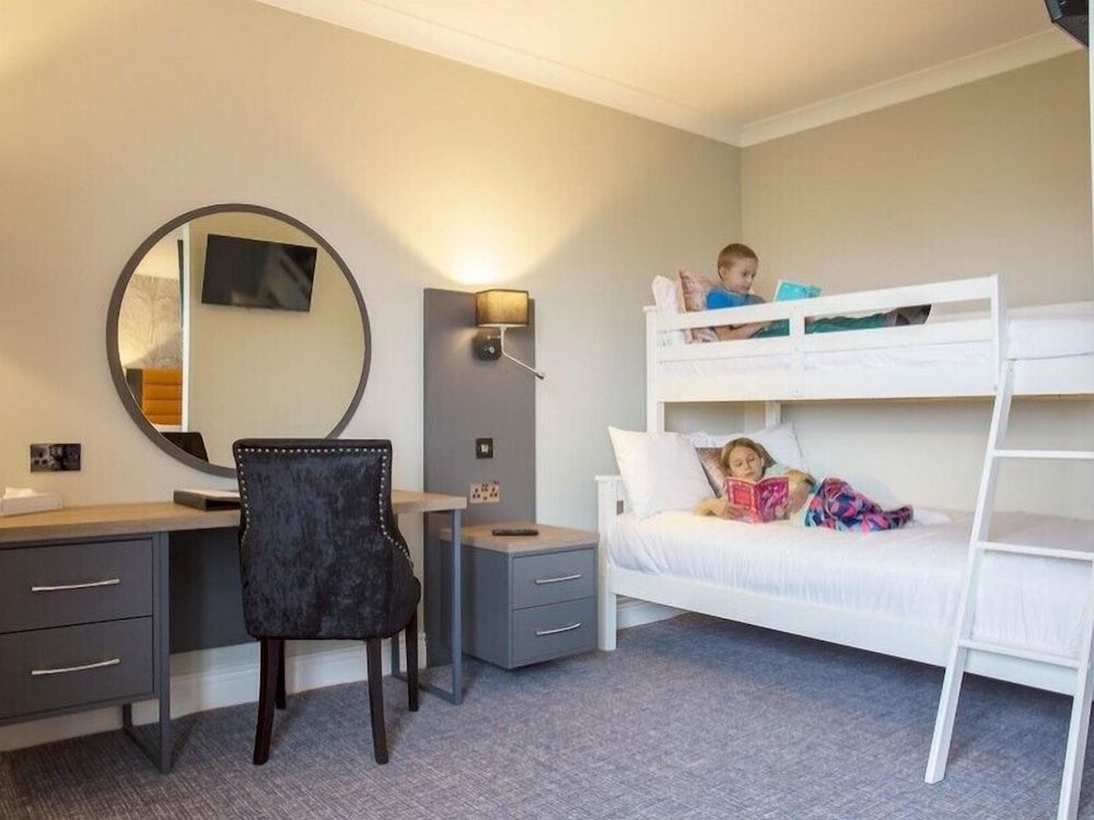 Diamond Coast Hotel Family Room (for 7)