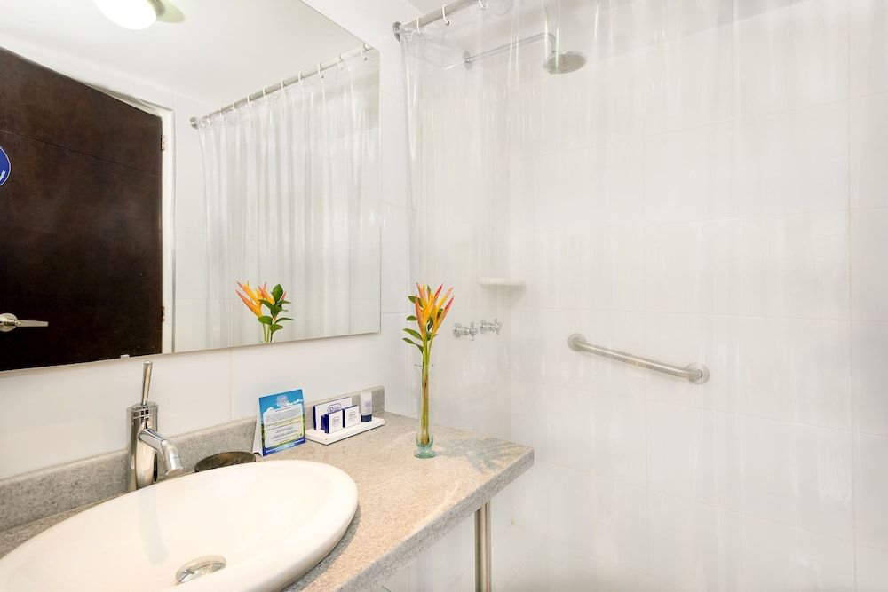 Hotel Dann Combeima Family Room 2