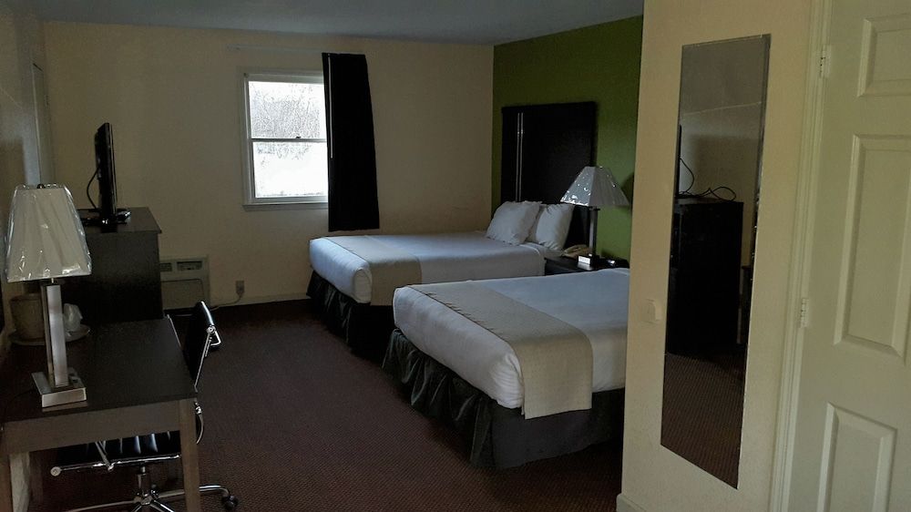 Mountain Valley Inn Dillard Standard Room, 2 Queen Beds, Non Smoking 2