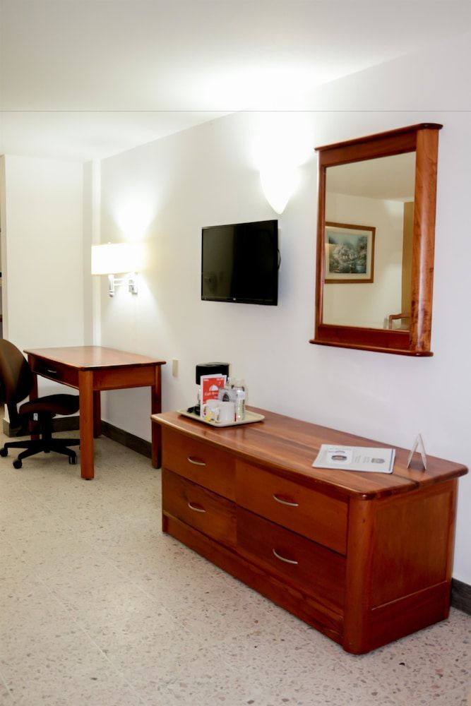 Best Western Riviera Tuxpan Standard Room, 1 King Bed, Non Smoking 8