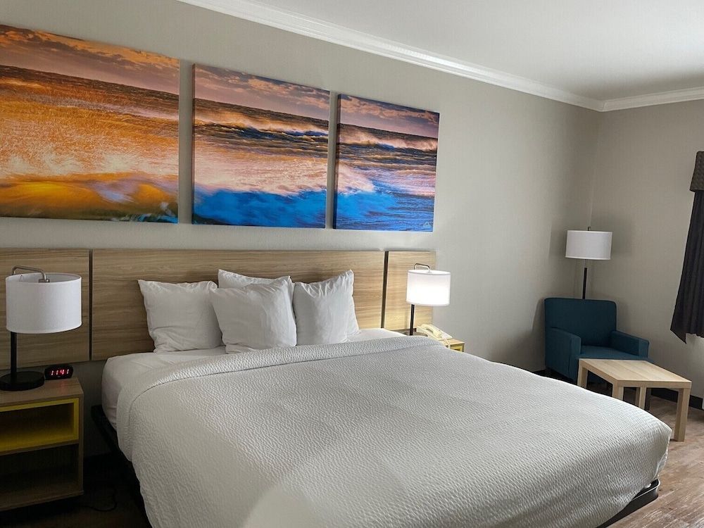 Standard Room, 1 King Bed