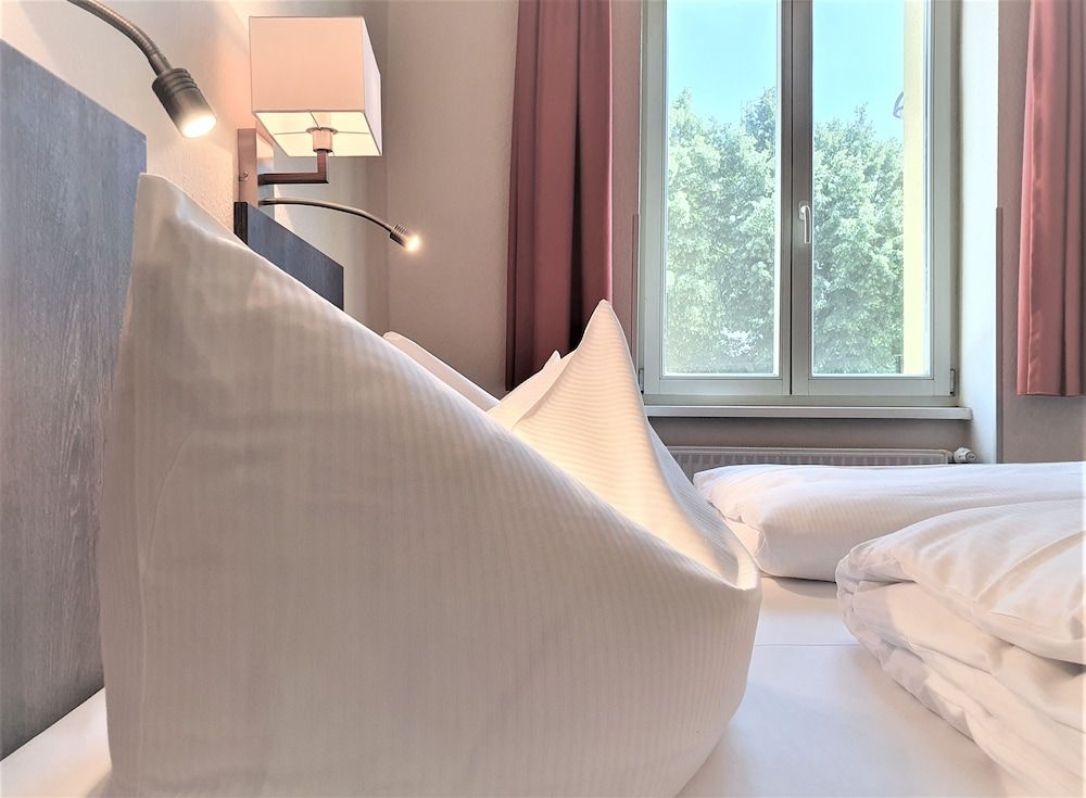 Melarose Feng Shui Hotel Double Room 8