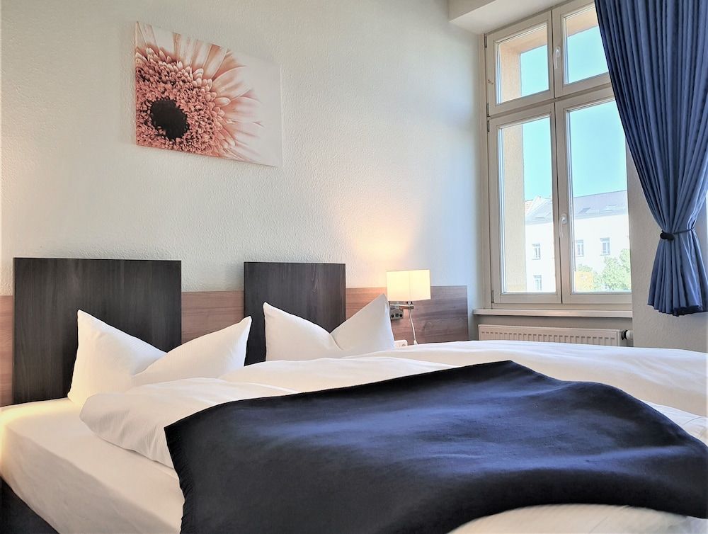 Melarose Feng Shui Hotel Double Room 12