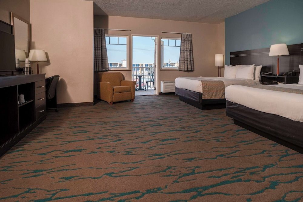 undefined Gateway Hotel & Suites, Ascend Hotel Collection 4