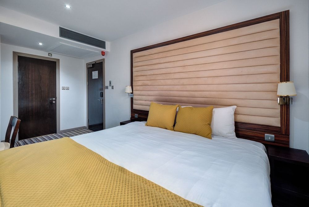 Maitrise Hotel Maida Vale Double Room With Window