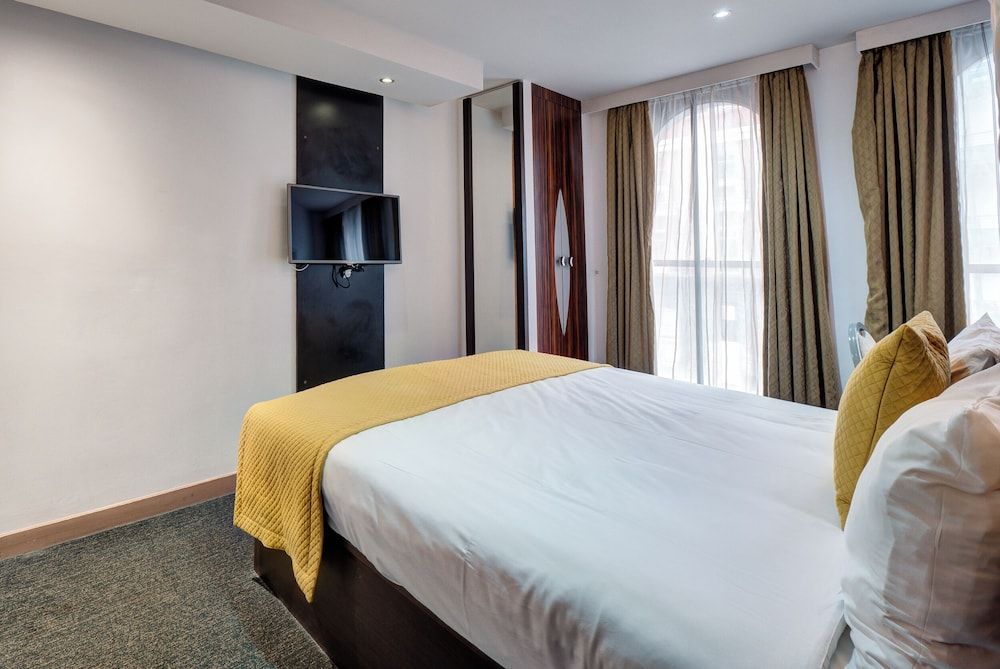 Maitrise Hotel Maida Vale Double Room With Window 4