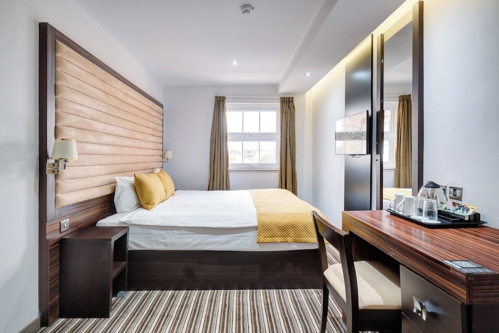 Maitrise Hotel Maida Vale Double Room With Window 2