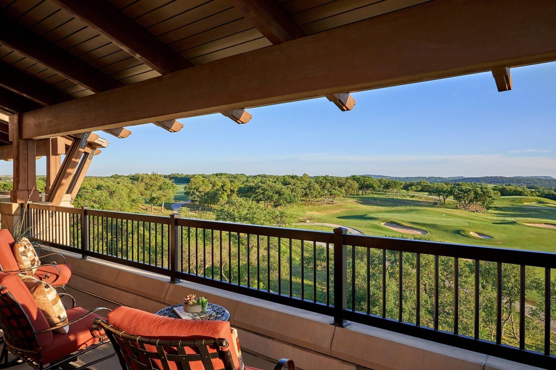 Golf View Suite, 1 Bedroom Studio Suite, 1 King, Sofa bed, Partial Golf view, Balcony
