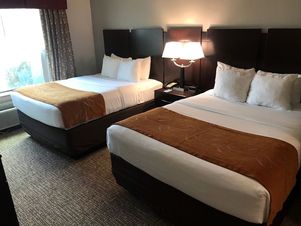 2 Queen Beds, Efficiency, Suite, Nonsmoking, Upgrade