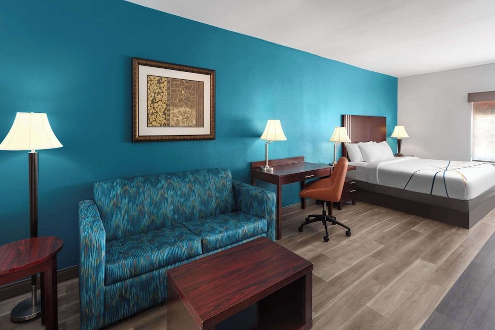 Deluxe Suite, 1 King Bed, Non Smoking