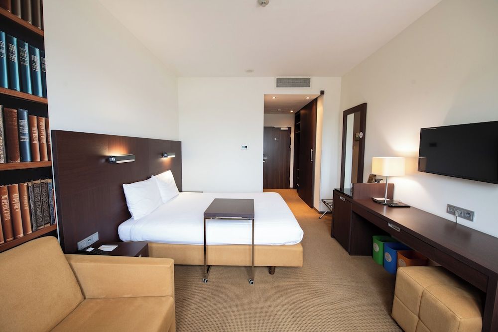 Hotel DeSilva Warszawa Piaseczno Double Room, 1 King Bed