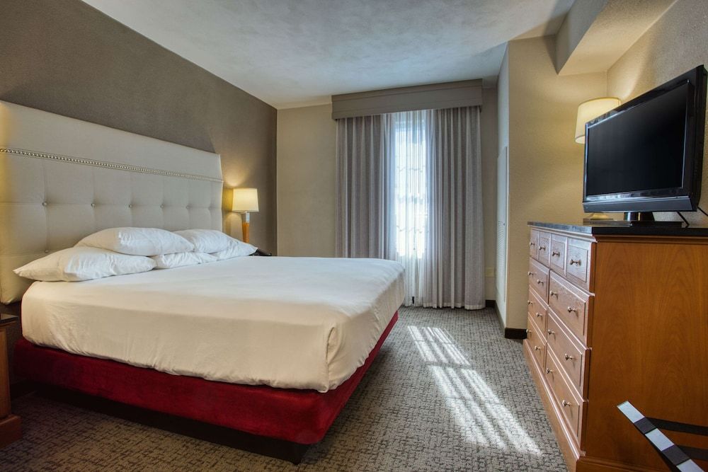 Suite, 1 King Bed with Sofa bed, Refrigerator & Microwave (2 rooms)