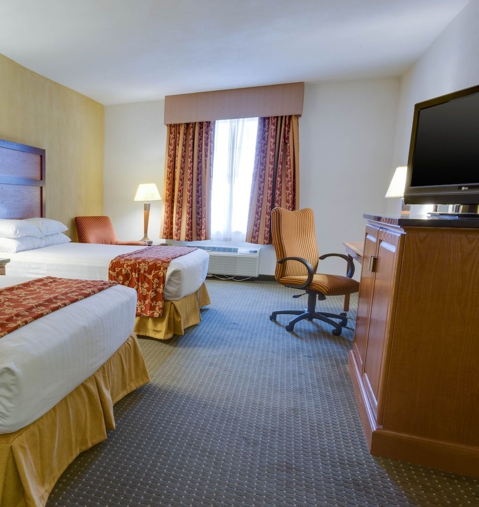 Deluxe Room, 2 Queen Beds, Refrigerator & Microwave (Upper Floor)