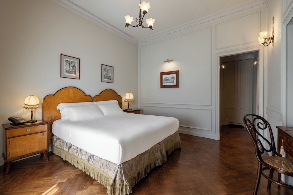 Hotel Locarno Classic Double Room 2