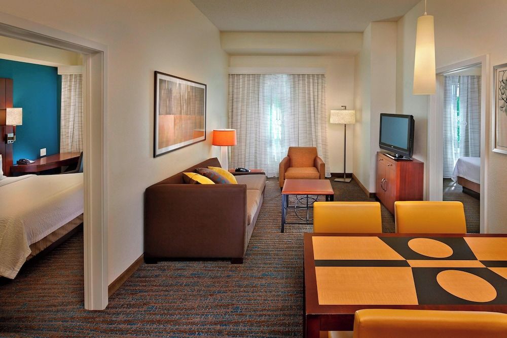 Suite, 2 Bedrooms (Hearing Accessible)