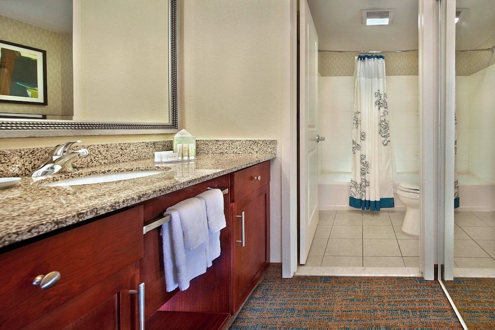 Suite, 1 Bedroom (Mobility/Hearing Accessible, Tub)