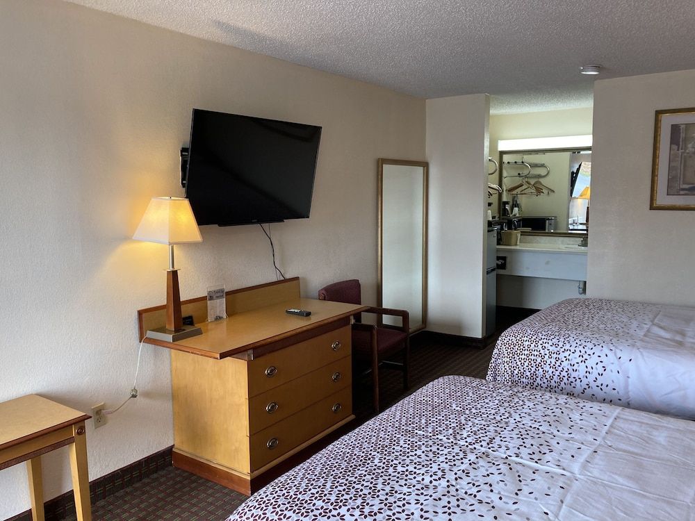 Travel Inn Hazen Queen Room (2 queen beds) 2