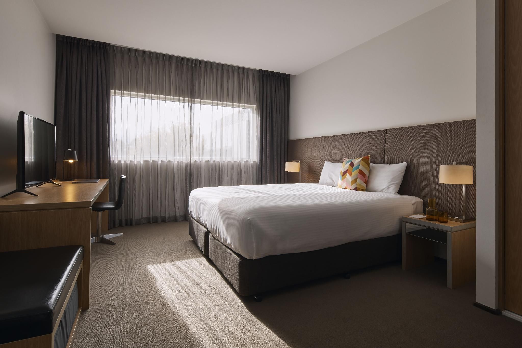 Atura Dandenong Deluxe Room