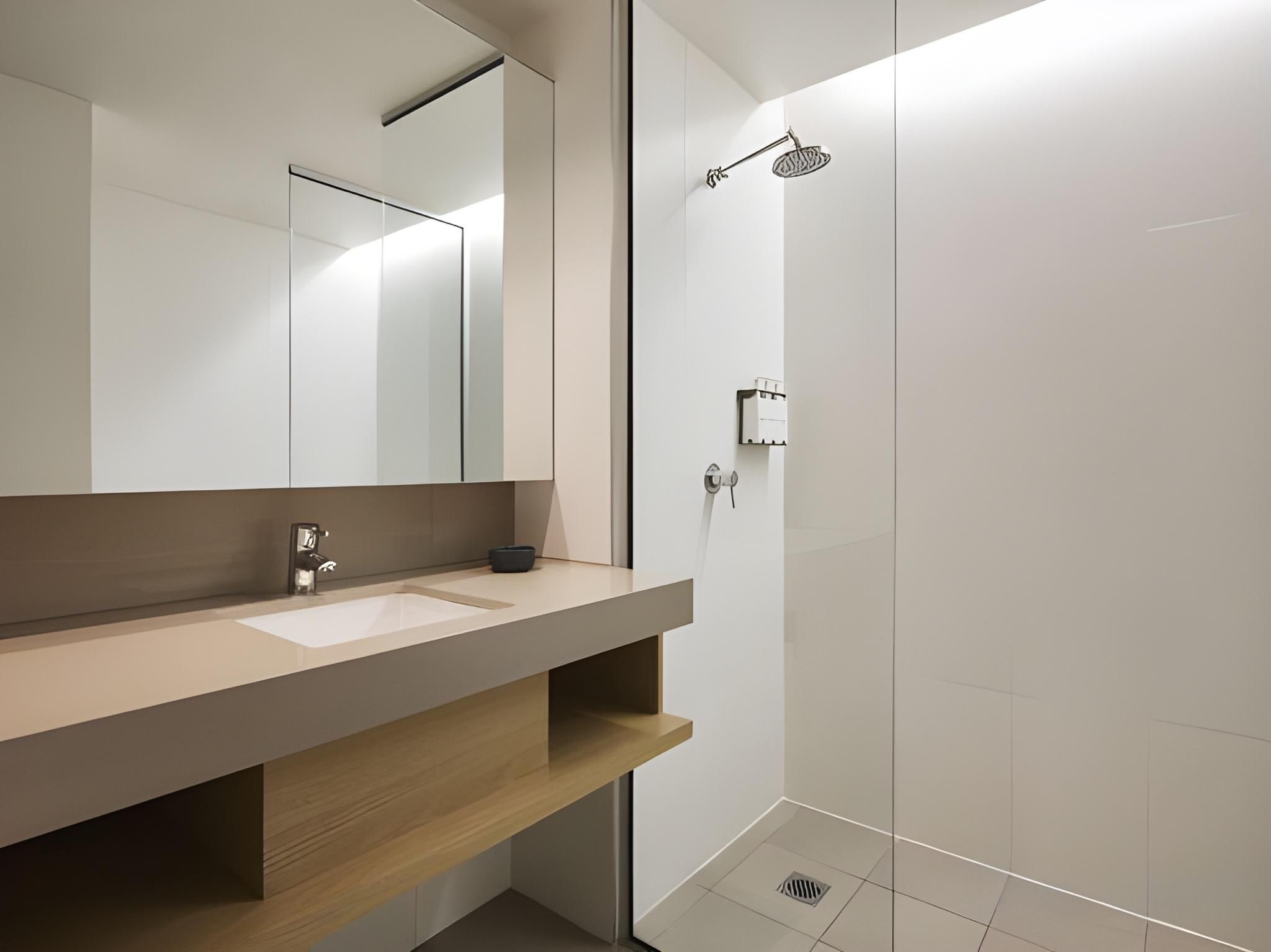 Atura Dandenong Deluxe Triple Room 3