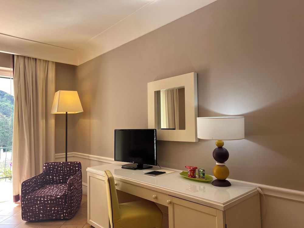 Hotel della Piccola Marina Junior Suite, Patio, Sea View 12