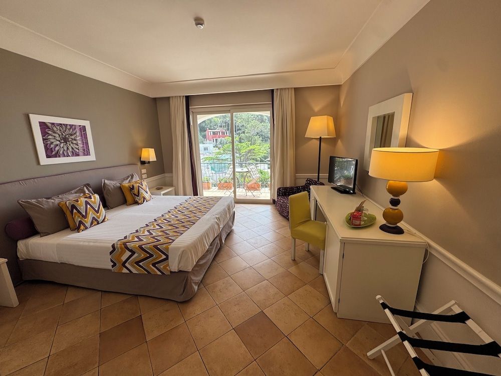 Deluxe Room, Patio, Sea View