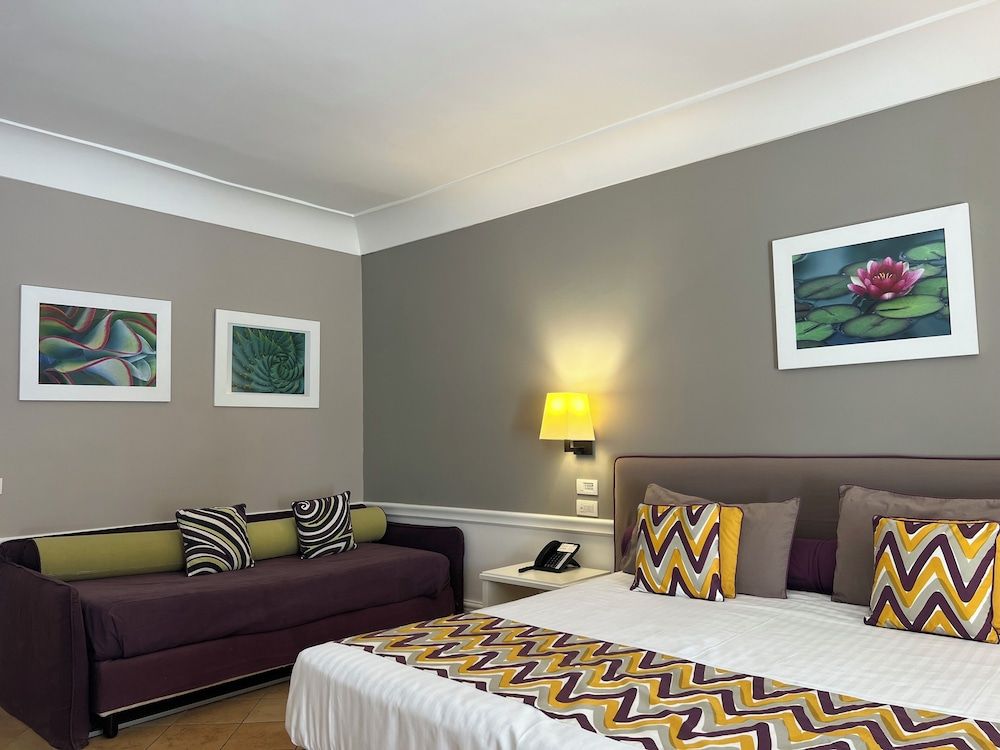 Hotel della Piccola Marina Junior Suite, Patio, Sea View 4