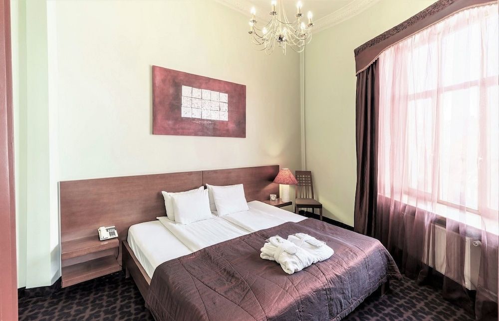 Rixwell Centra Hotel Suite, 1 Double Bed 7