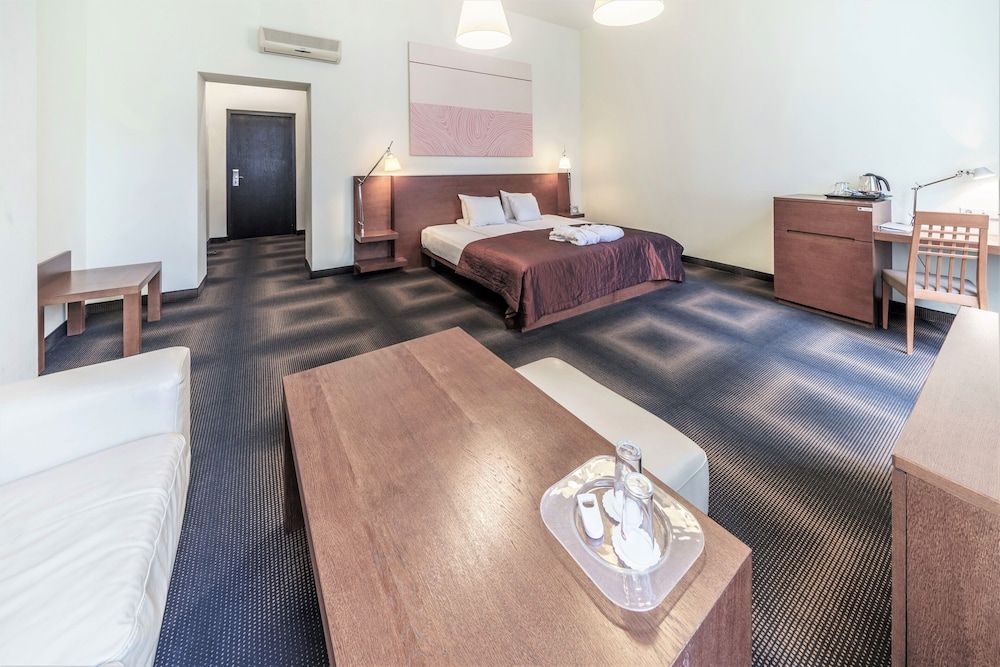 Rixwell Centra Hotel Junior Suite, 1 Double or 2 Twin Beds 2