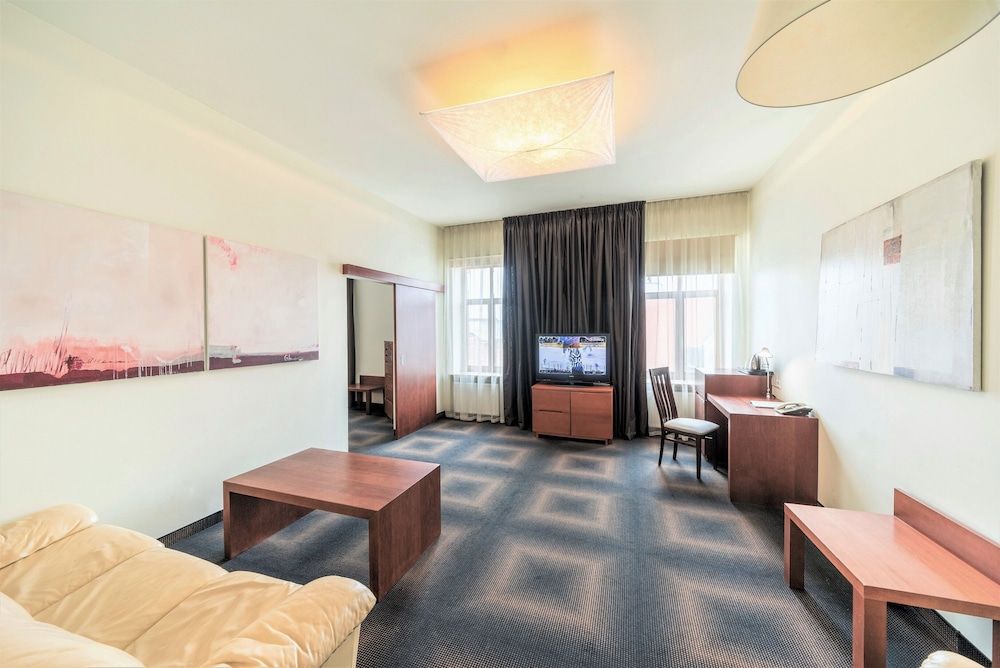 Rixwell Centra Hotel Suite, 1 Double Bed 2