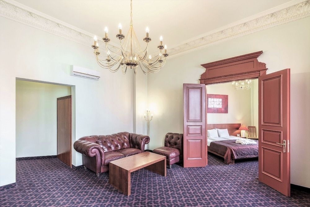 Rixwell Centra Hotel Suite, 1 Double Bed 5