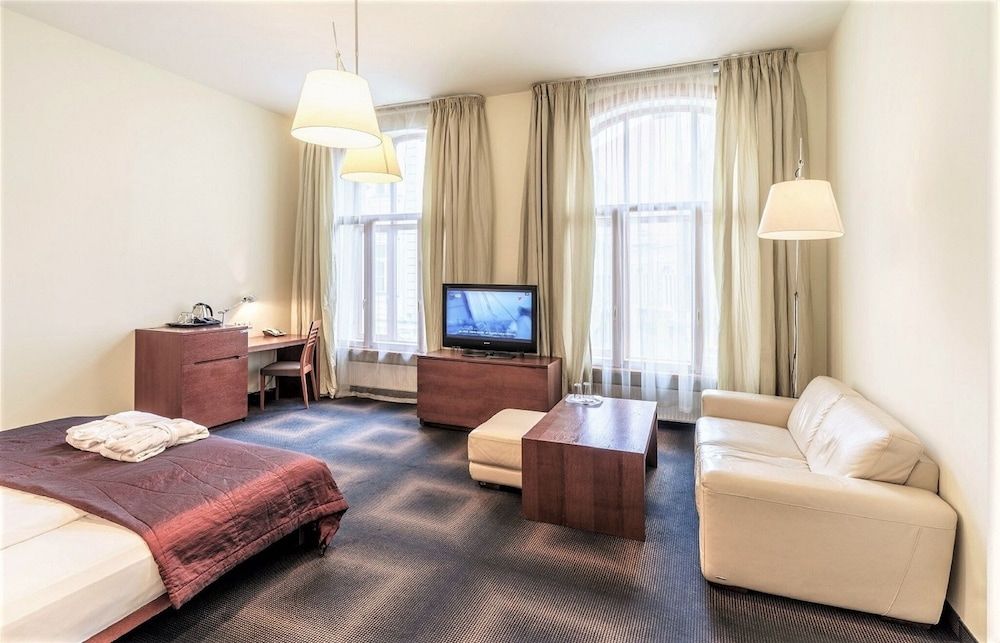 Rixwell Centra Hotel Junior Suite, 1 Double or 2 Twin Beds 4