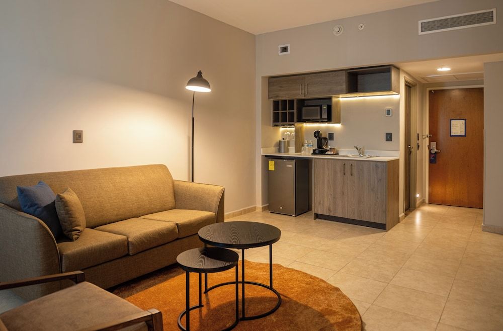 Suite, 1 King Bed, Balcony