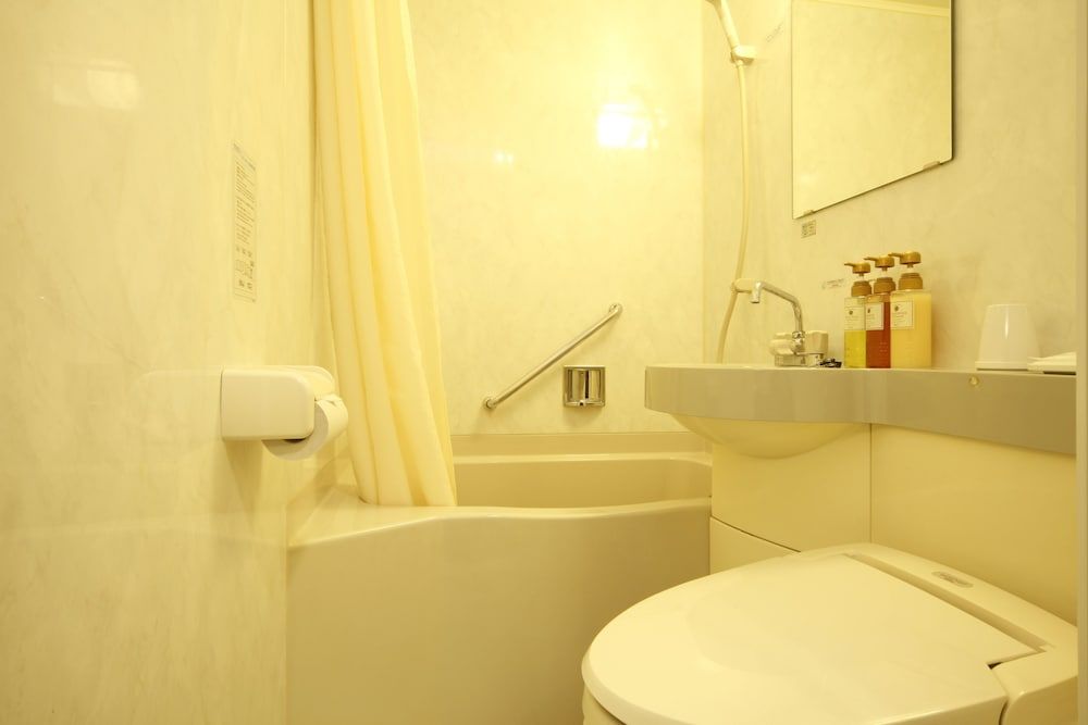 undefined Hotel Hillarys 6