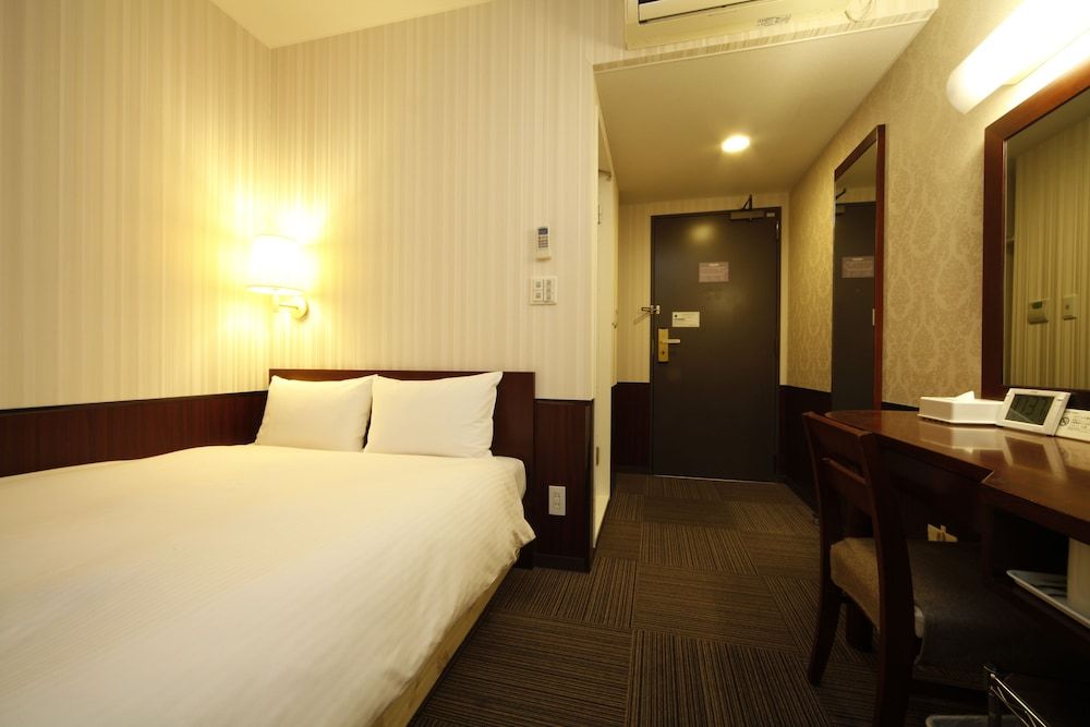 undefined Hotel Hillarys 8