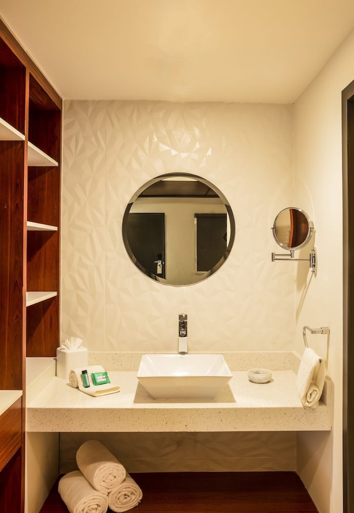 Gamma Ciudad Juarez Deluxe Room, 1 King Bed 4